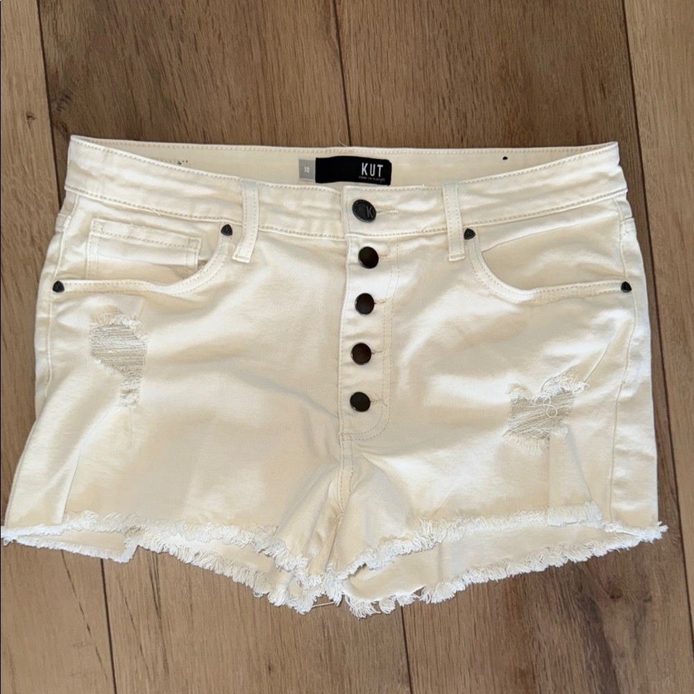 Kut from the Kloth Women's Cream Distressed Shorts